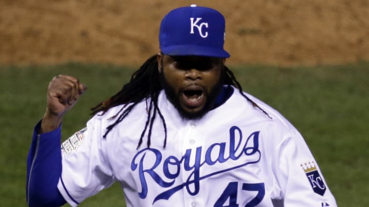 Giants agree to 6-year contract with pitcher Johnny Cueto