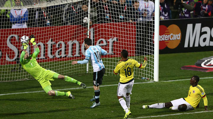 Watch: David Ospina makes incredible double save on Aguero, Messi