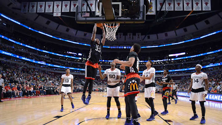 Maryland celebrates Diamond Stone signing by giving out Ring Pops