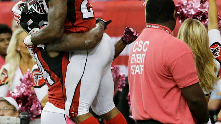 Falcons downplay White's complaints about lack of passes