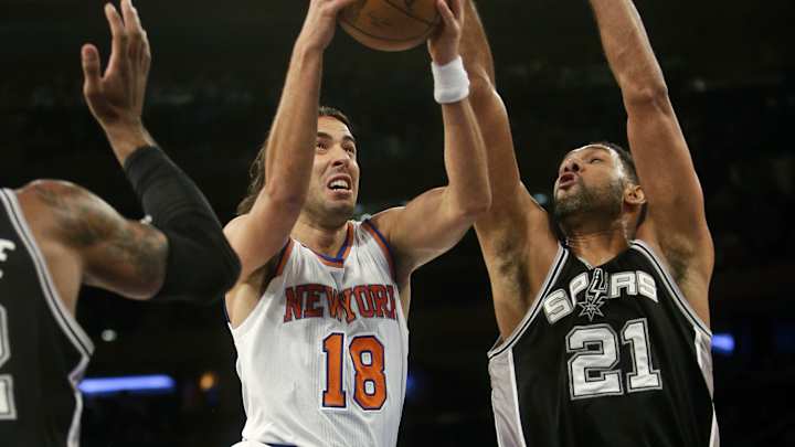 Spurs beat Knicks 94-84, give Duncan milestone win