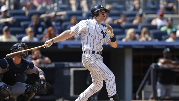 Teixeira homers in 8th, lifts Yankees over Mariners 2-1