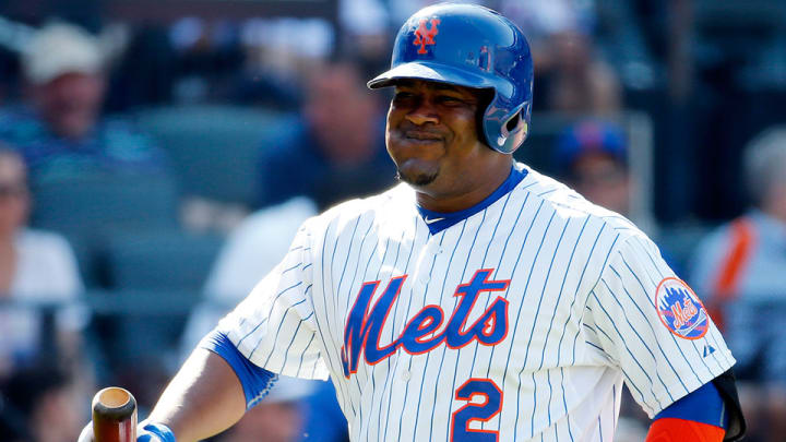 New York Mets’ Juan Uribe (chest) exits game early, X-rays negative