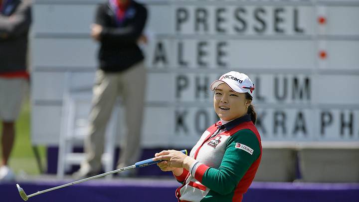 Champ Lydia Ko takes first-round lead in Swinging Skirts