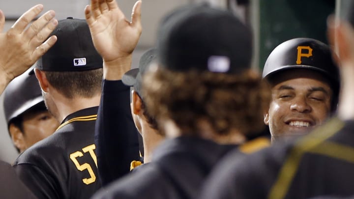 Pirates survive Arizona rally, win 9-8 in 15 innings