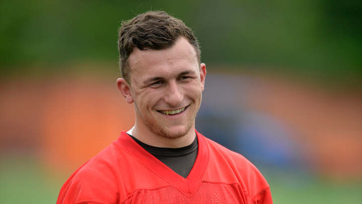 Browns coach dismisses Manziel bottle-throwing incident