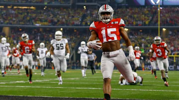 Ezekiel Elliot would like to take Taylor Swift out for dinner