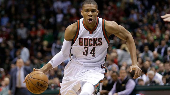 Giannis Antetokounmpo plays pick-up game in Greece