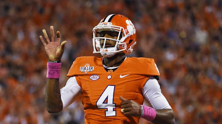 Watson throws for 3 TDs in No. 5 Clemson's 34-17 victory Watson throws for 3 TDs in No. 5 Clemson's 34-17 victory