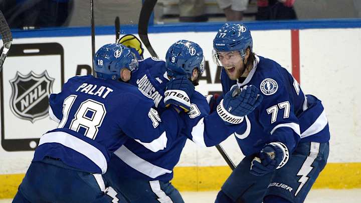 Late goal gives Lightning victory, 3-0 lead on Canadiens