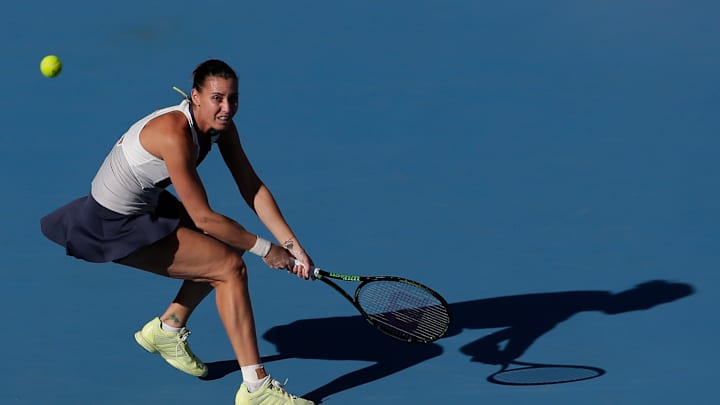 U.S. Open champion Pennetta loses in 1st round at Tianjin Open