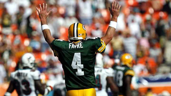 Brett Favre, Terrell Owens among Pro Football Hall of Fame nominees