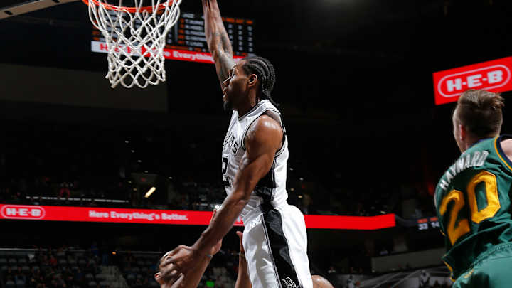 Leonard has 22 points, Spurs beat Jazz 118-81