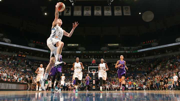 Moore, Fowles lead Lynx to 71-61 win over Mercury