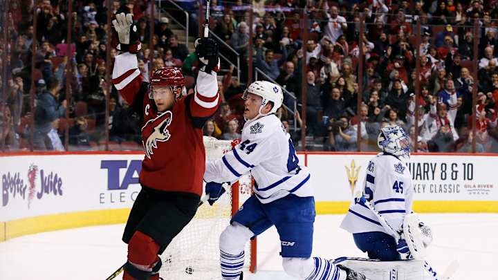 Doan scores twice in 14 seconds, Coyotes top Maple Leafs 3-2 Doan scores twice in 14 seconds, Coyotes top Maple Leafs 3-2