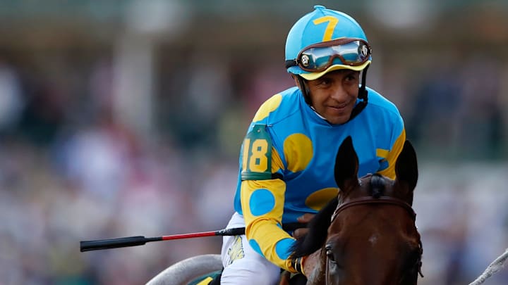 American Pharoah jockey Victor Espinoza joins Dancing with the Stars