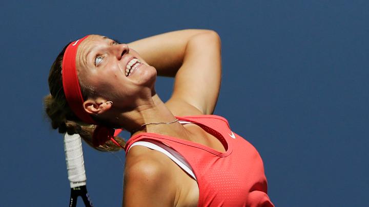 Federer must decide whether to use new return against Isner