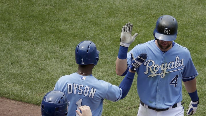 Royals salvage split with Twins with 3-2 victory