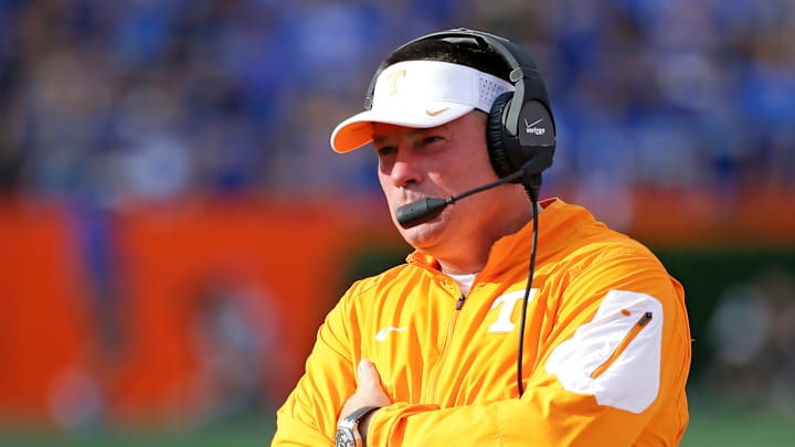 Arkansas, Tennessee desperate to salvage seasons