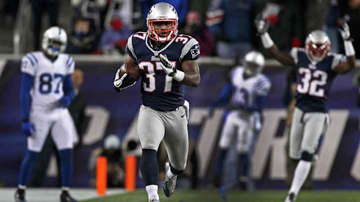 Cardinals sign ex-Patriots cornerback Alfonzo Dennard Cardinals sign ex-Patriots cornerback Alfonzo Dennard