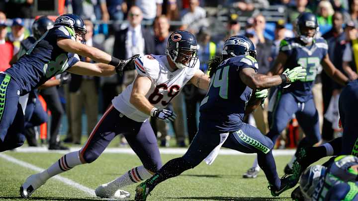 Panthers acquire DE Jared Allen in trade with Bears