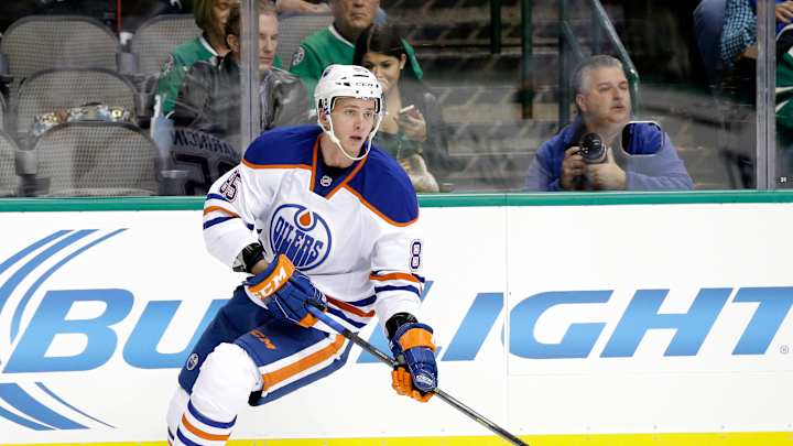Leafs sign defenseman Martin Marincin to 1-year contract