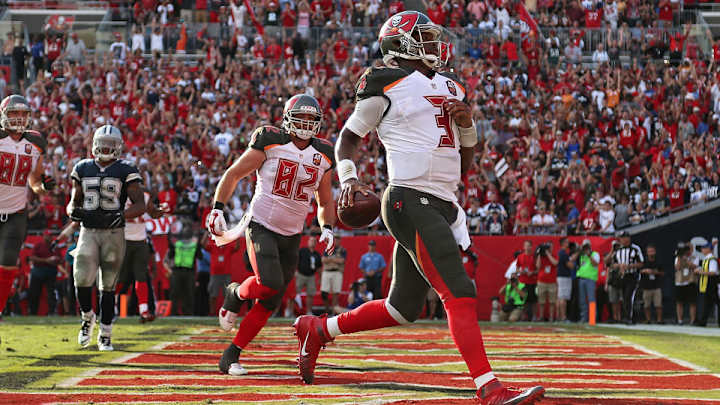 Watch: Jameis Winston scores winning touchdown on bootleg