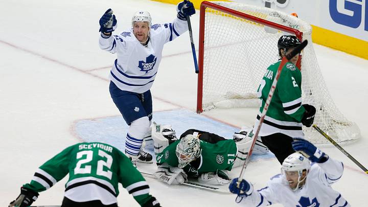 Gardiner's goal lifts Maple Leafs over Stars 3-2