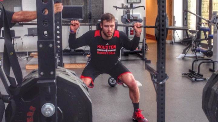 Rockets' Donatas Motiejunas defends his workout routine