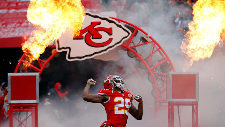 Chiefs safety Eric Berry back at practice after cancer fight