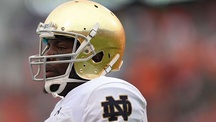 Notre Dame QB Malik Zaire (ankle) throws in practice