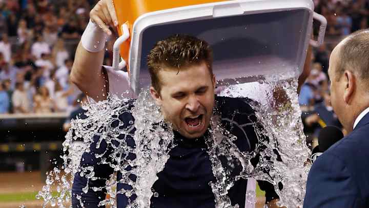 Twins 2B Dozier gets Blue Jays OF Bautista's All-Star spot