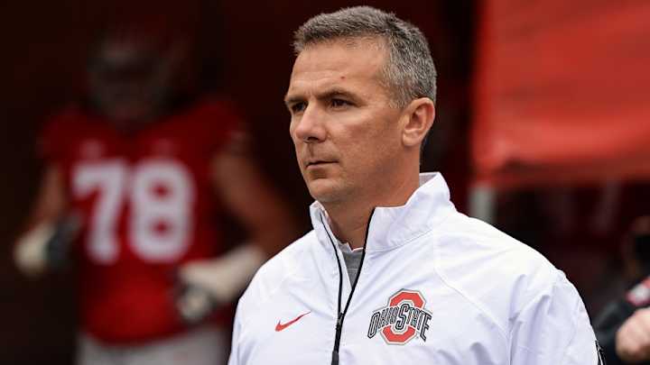 Watch: Urban Meyer goes crazy trying to hype up his kick coverage team