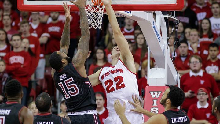 Wisconsin runs sink Temple 76-60 Wisconsin runs sink Temple 76-60