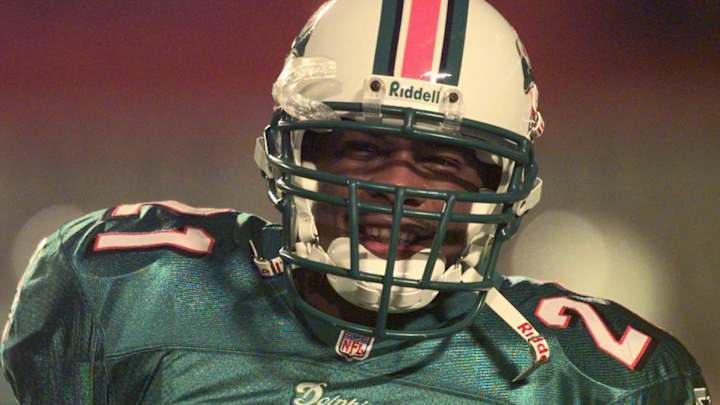 Ex-NFL running back Phillips charged with killing cellmate