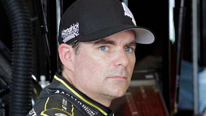 Jeff Gordon getting lots of love before final NASCAR race Jeff Gordon getting lots of love before final NASCAR race