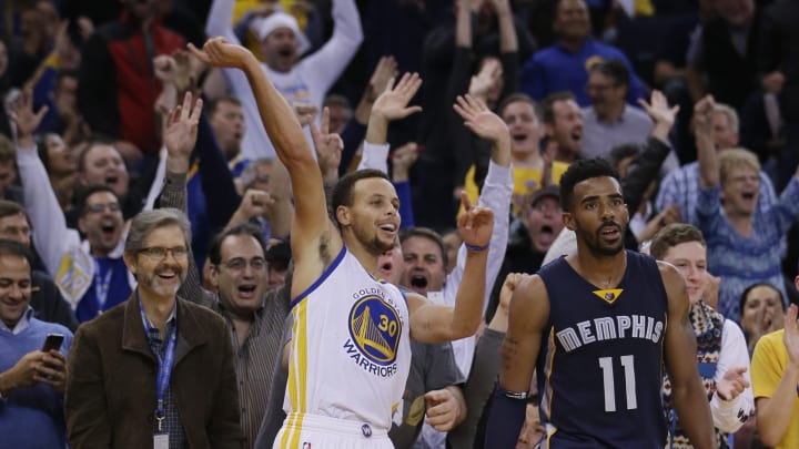 Another big night for Curry, Warriors breeze past Memphis