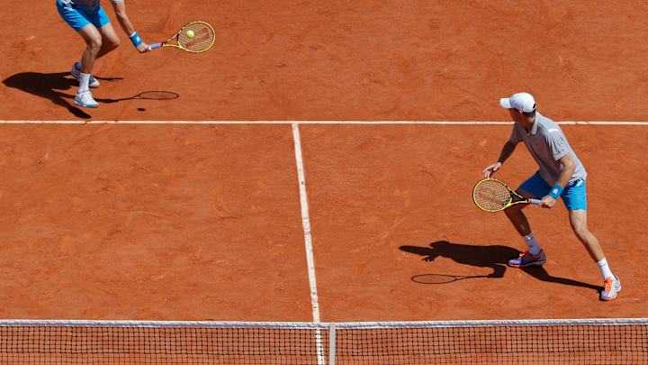 The Latest: Bryan twins advance to sixth French Open final