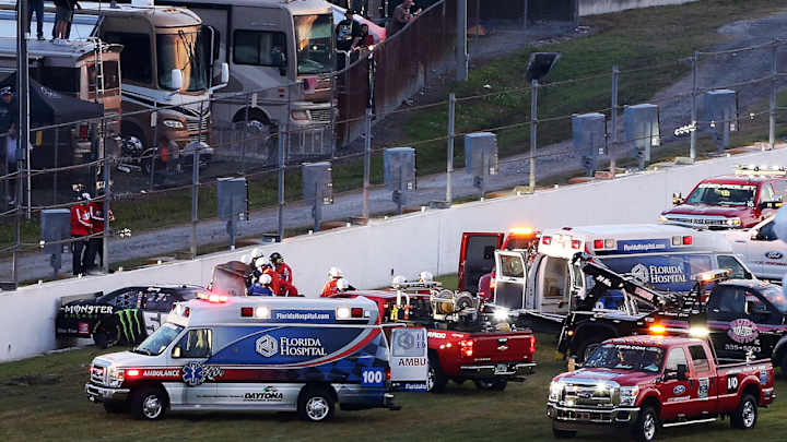 Kyle Busch suffers compound leg fracture in crash at Daytona Kyle Busch suffers compound leg fracture in crash at Daytona