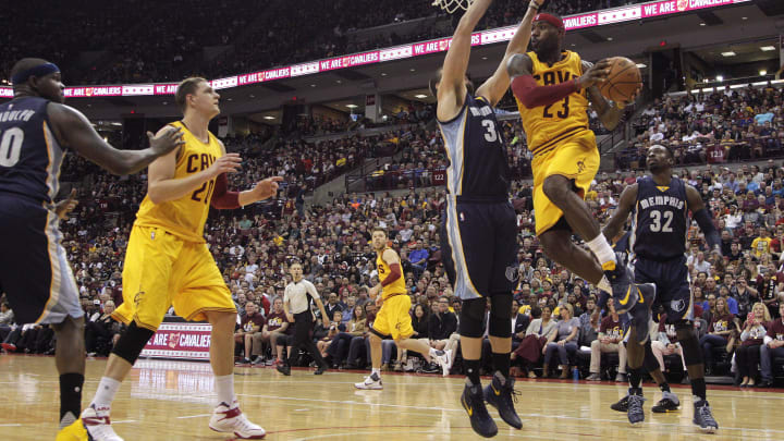 LeBron thrills fans at Ohio State in Cavs' loss to Memphis
