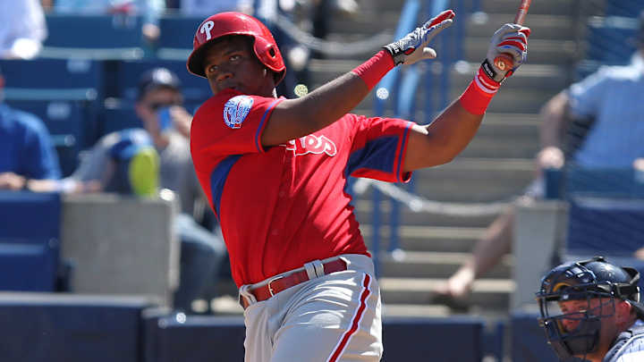 Phillies call up prospect Maikel Franco
