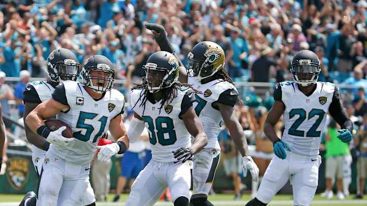Panthers rally around Kuechly, beat Jaguars 20-9 in opener Panthers rally around Kuechly, beat Jaguars 20-9 in opener