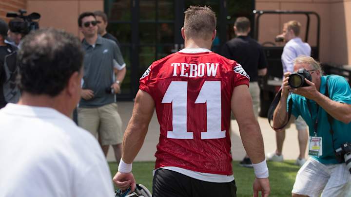 Tim Tebow's Eagles teammate says QB will play ‘a lot’