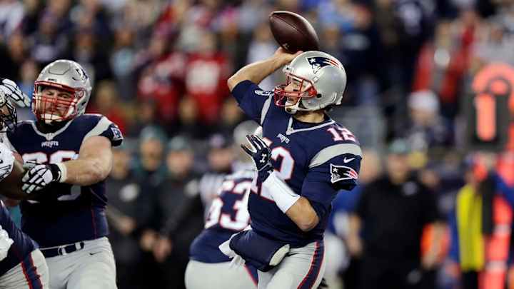 Tom Brady passes Dan Marino on all-time passing touchdowns list