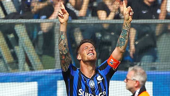 Watch: Atalanta's German Denis hammers home bicycle kick