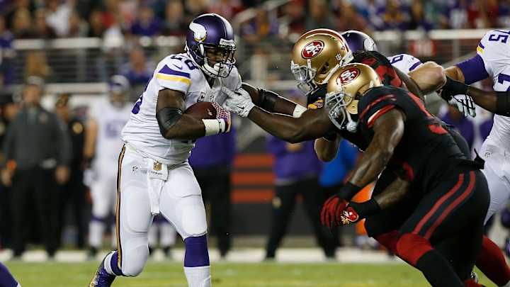 Adrian Peterson makes return, calls team performance ‘embarrassing’ Adrian Peterson makes return, calls team performance ‘embarrassing’