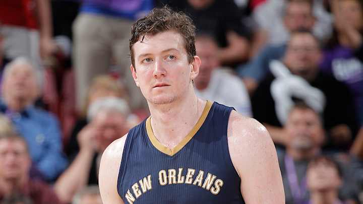 Pelicans center Omer Asik out three weeks with calf strain