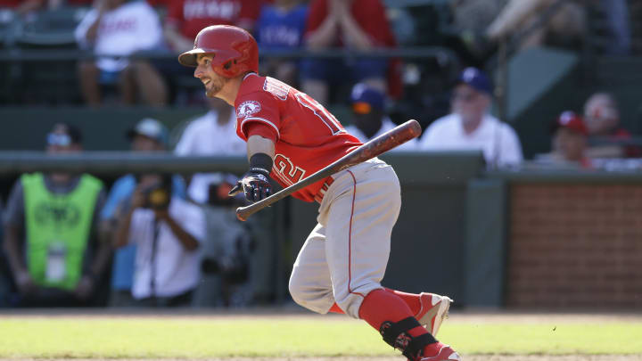 Angels score 5 in 9th, beat Rangers 11-10