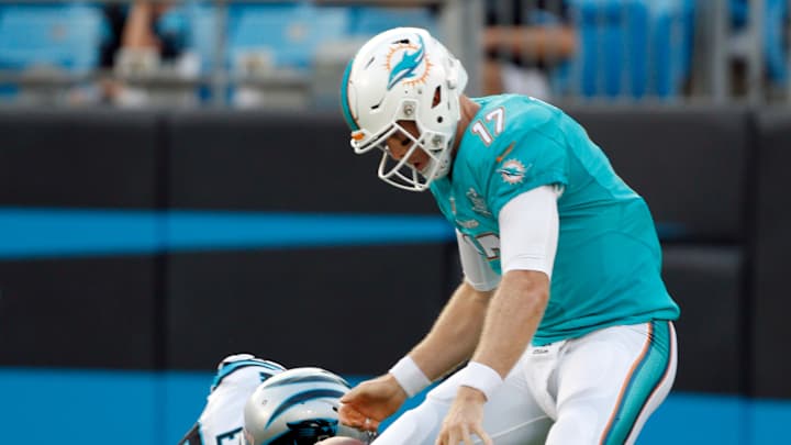 Identifying zone-read plays makes it tough to protect QBs Identifying zone-read plays makes it tough to protect QBs