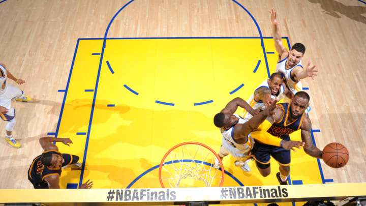 Watch: LeBron misses game-winner in fourth before Cavs win Game 2 in OT Watch: LeBron misses game-winner in fourth before Cavs win Game 2 in OT